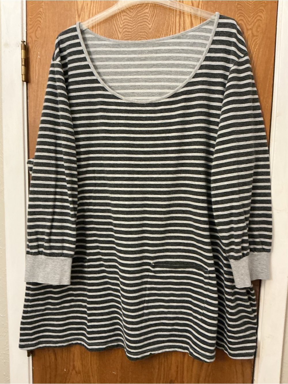 Source Unknown Gray & White Striped Scoop Neck Tunic